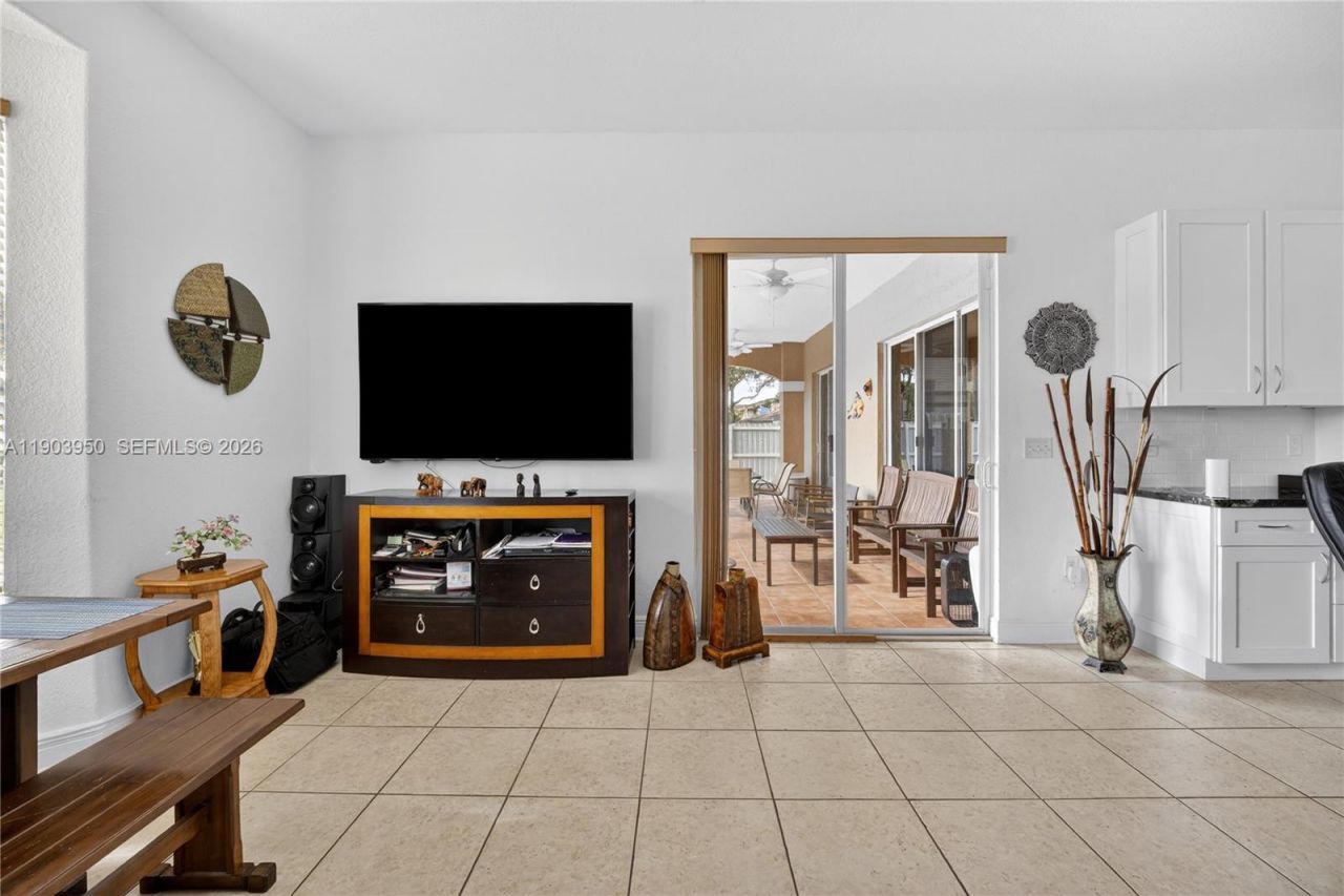 16074 SW 62nd St, Miami, FL 33193 Photo