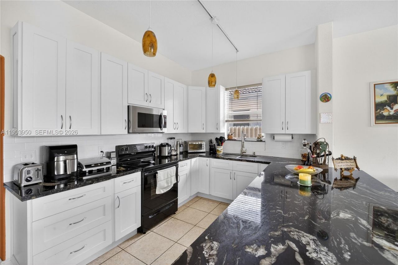 16074 SW 62nd St, Miami, FL 33193 Photo