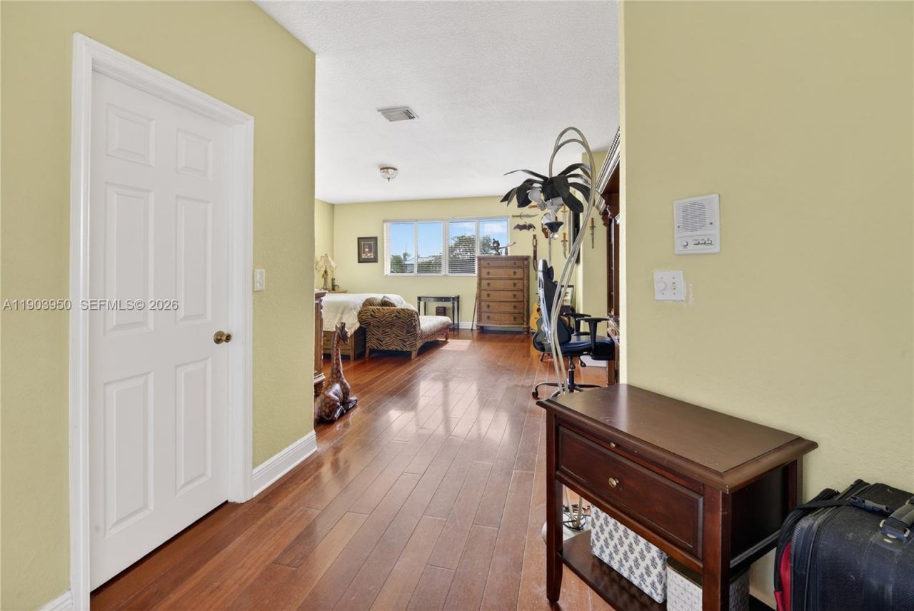 16074 SW 62nd St, Miami, FL 33193 Photo