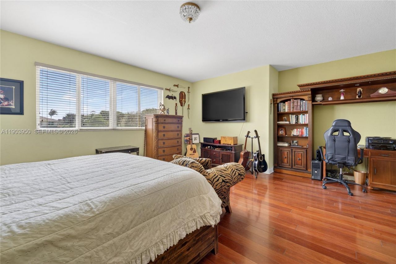 16074 SW 62nd St, Miami, FL 33193 Photo