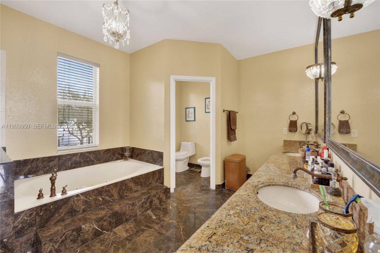 16074 SW 62nd St, Miami, FL 33193 Photo