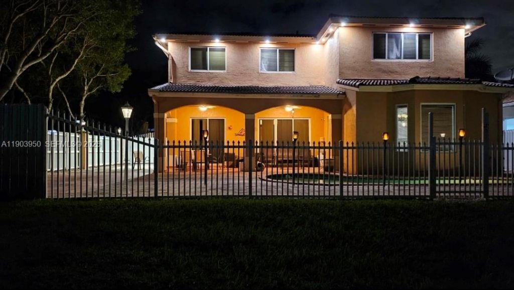 16074 SW 62nd St, Miami, FL 33193 Photo