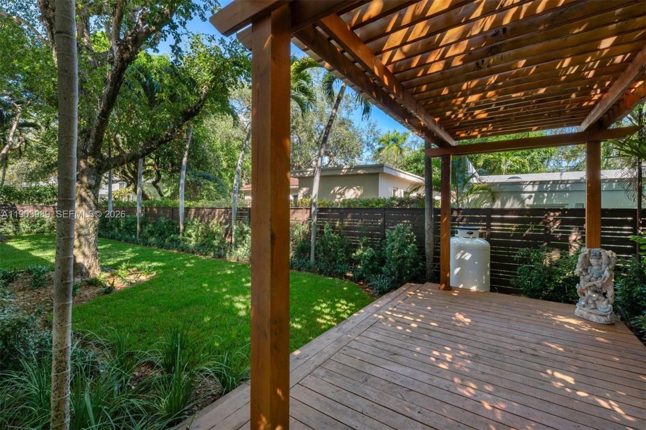 2530 Andros Ave, Miami, FL 33133 Photo