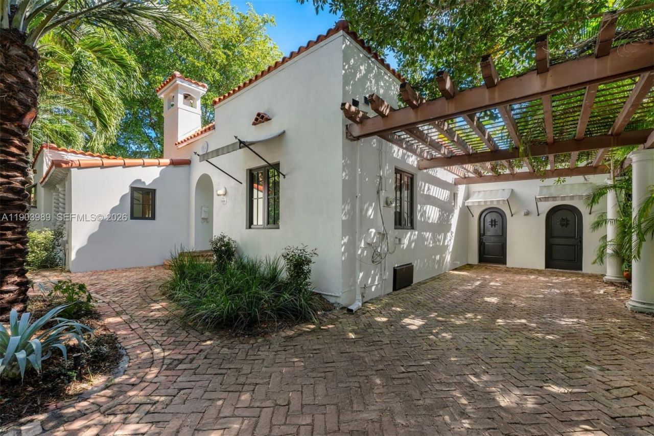 2530 Andros Ave, Miami, FL 33133 Photo