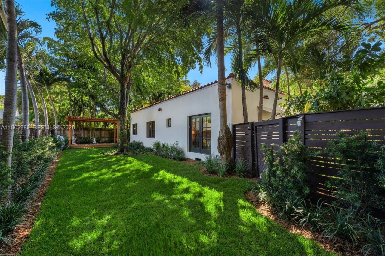 2530 Andros Ave, Miami, FL 33133 Photo