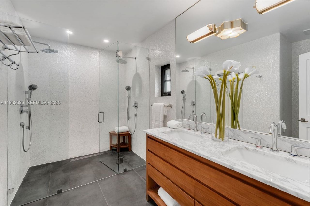 2530 Andros Ave, Miami, FL 33133 Photo