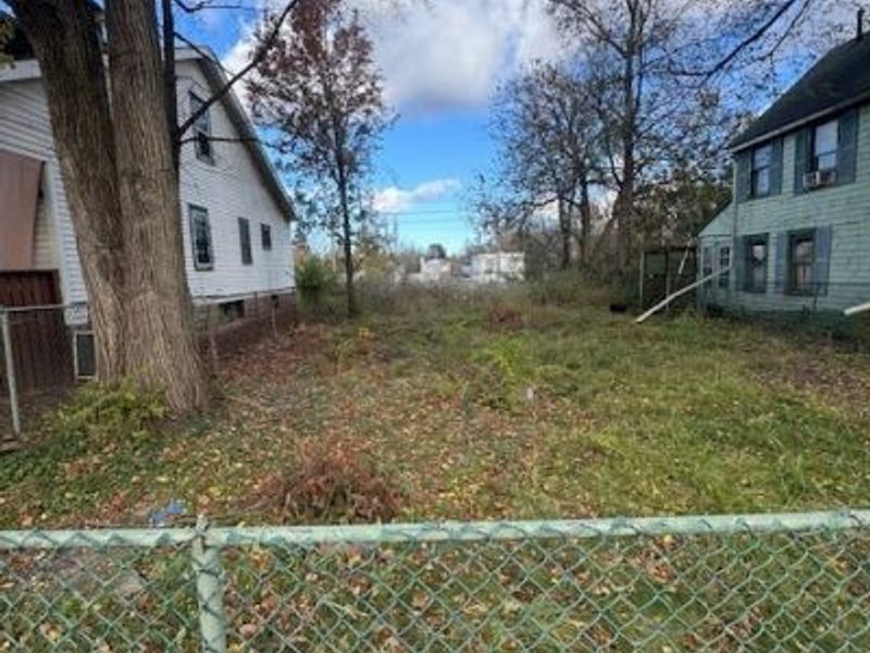 Beacon Avenue, Cleveland, OH 44105 Photo 1