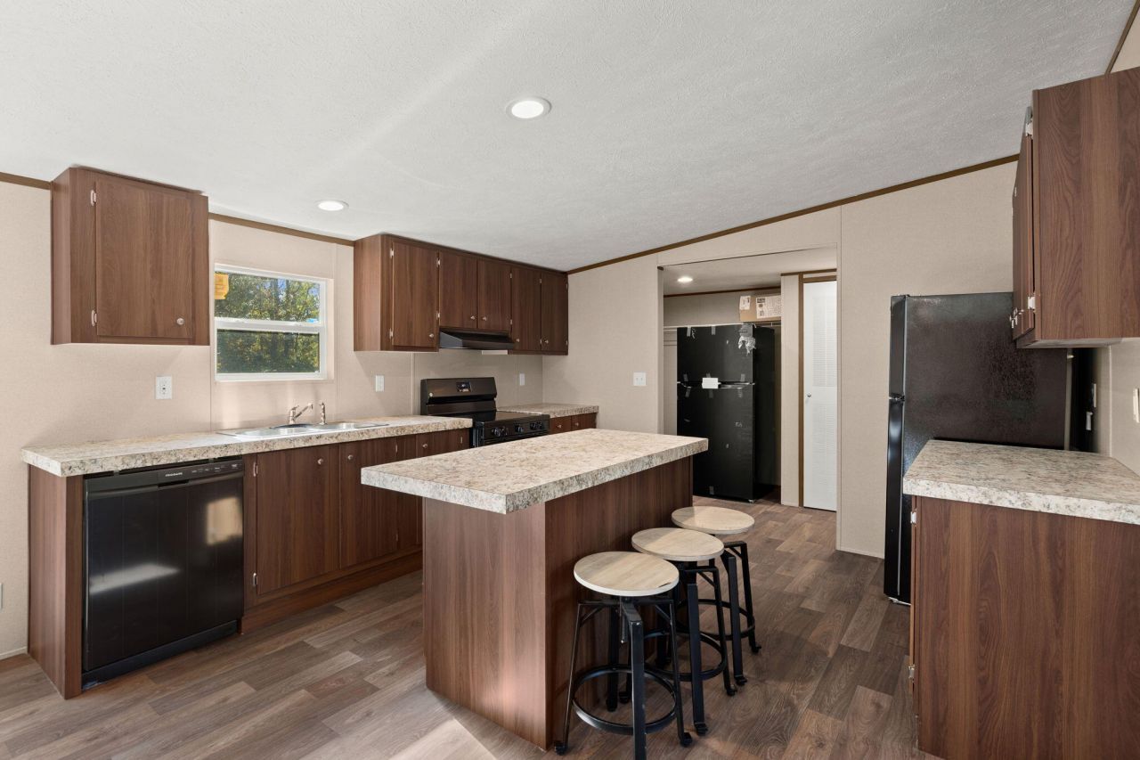 282 Marion Road Photo 9