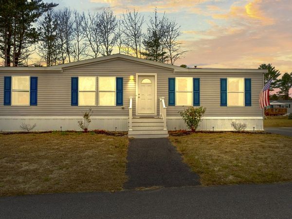 11 Trent Drive, Lisbon, ME 04250