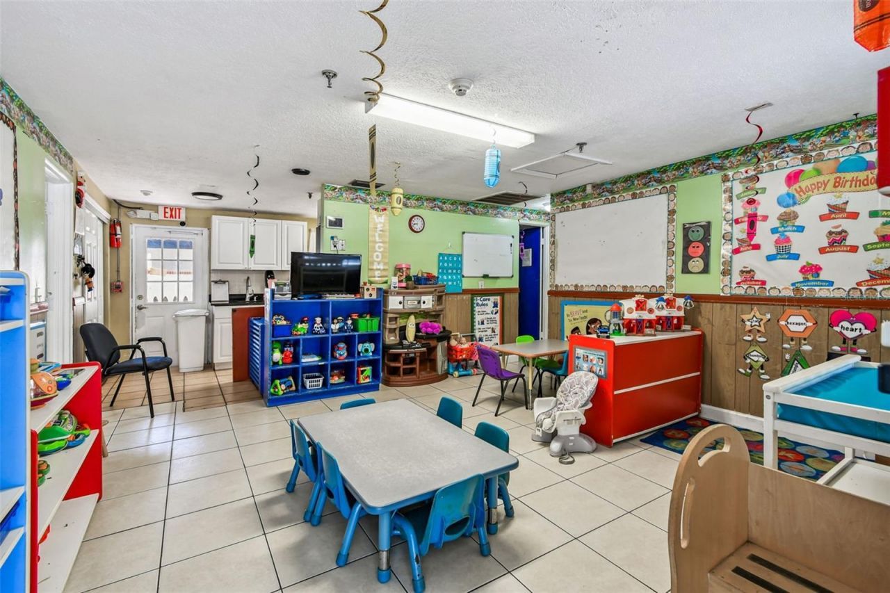 9912 N Myrtle Street, Tampa, FL 33617 Photo