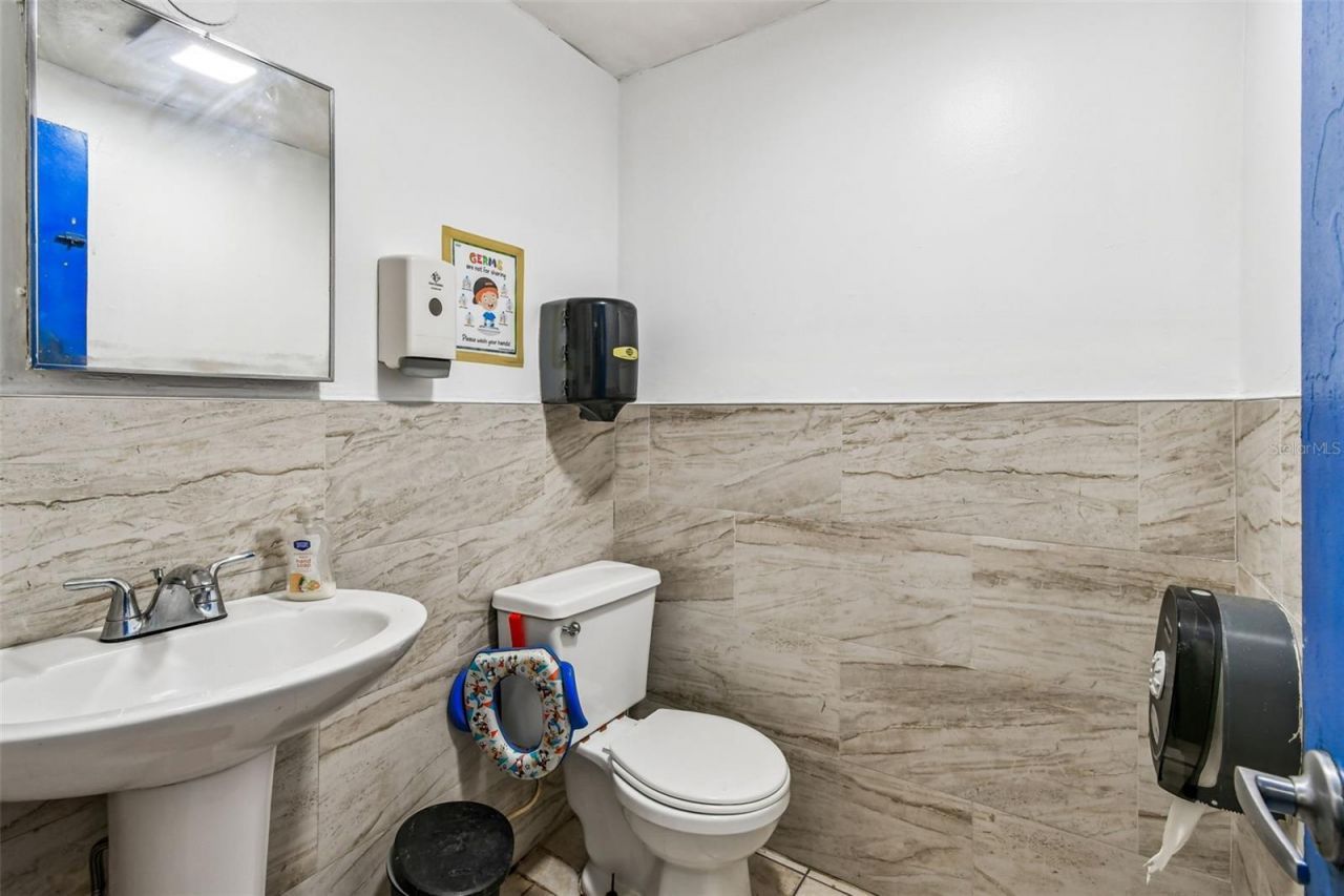 9912 N Myrtle Street, Tampa, FL 33617 Photo