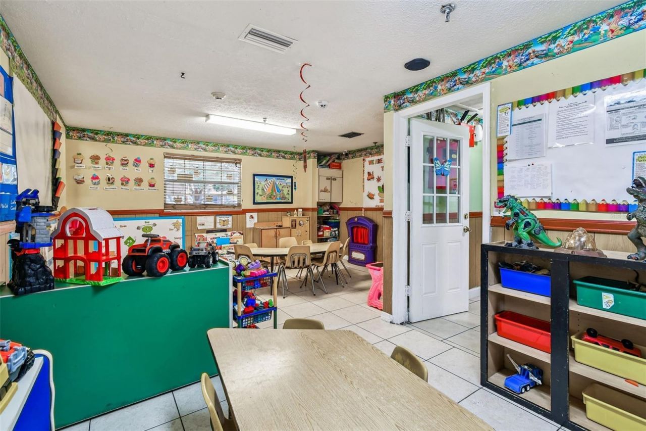 9912 N Myrtle Street, Tampa, FL 33617 Photo