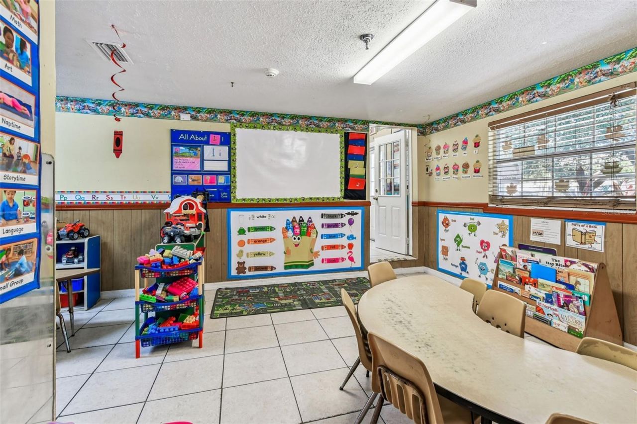 9912 N Myrtle Street, Tampa, FL 33617 Photo