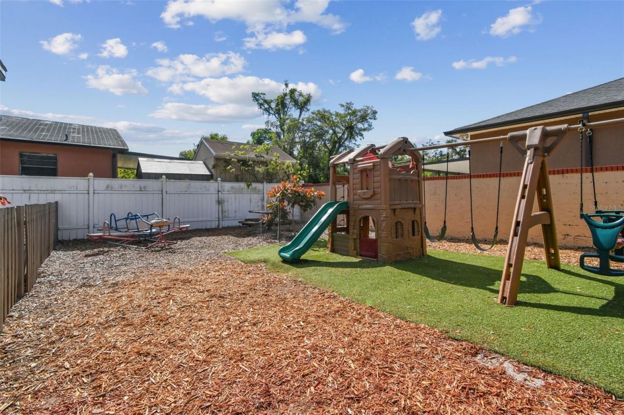 9912 N Myrtle Street, Tampa, FL 33617 Photo