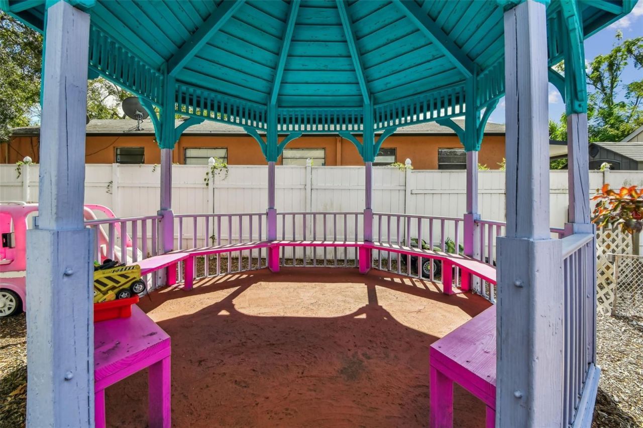 9912 N Myrtle Street, Tampa, FL 33617 Photo