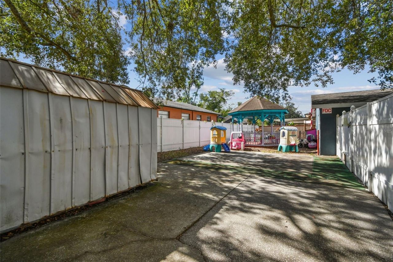 9912 N Myrtle Street, Tampa, FL 33617 Photo