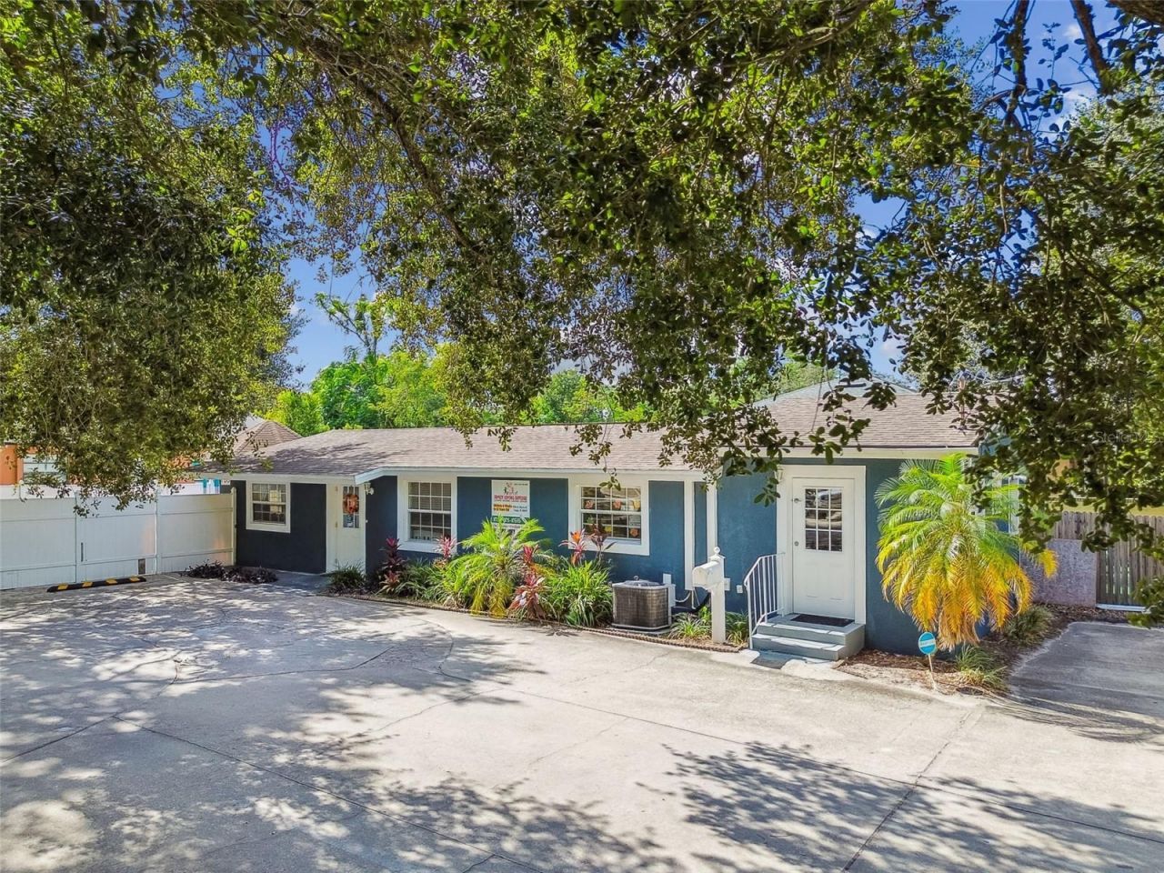 9912 N Myrtle Street, Tampa, FL 33617 Photo