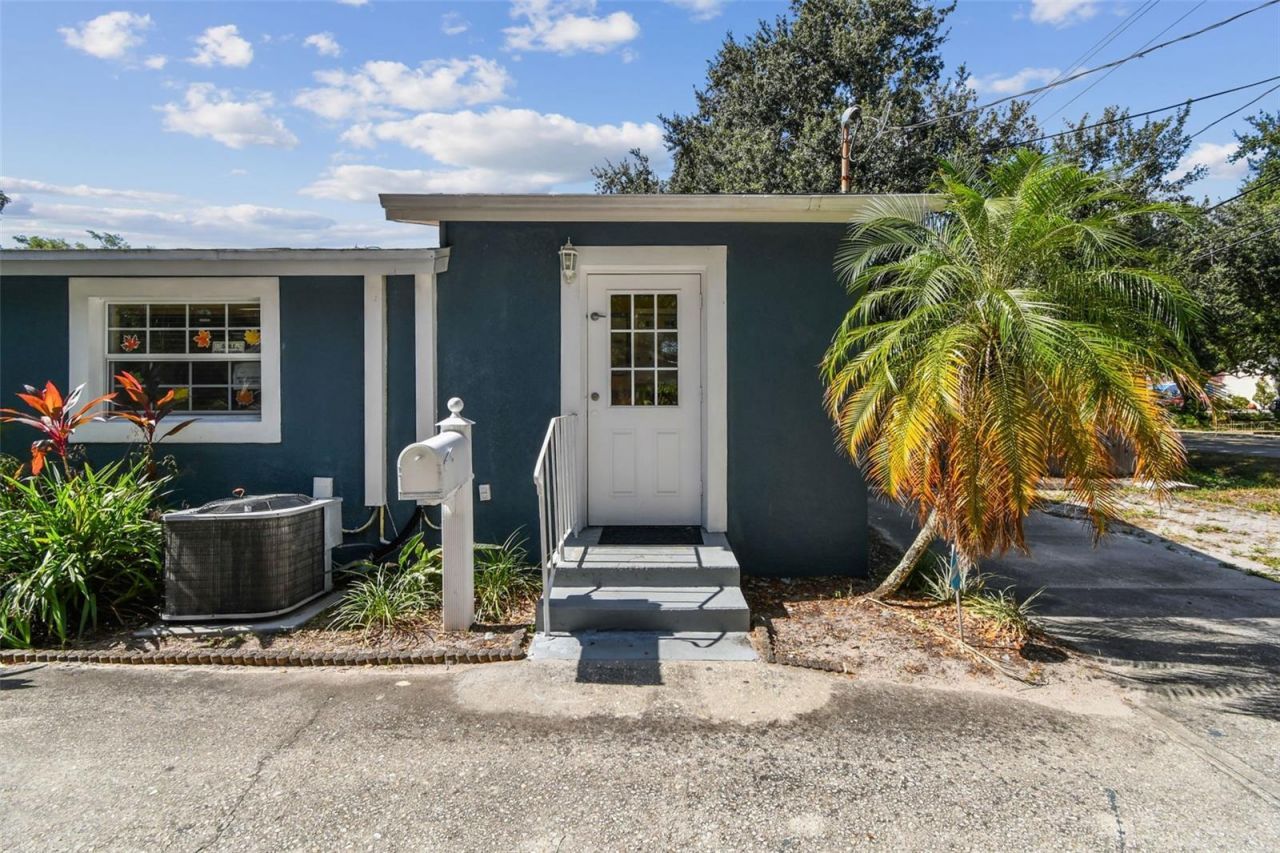 9912 N Myrtle Street, Tampa, FL 33617 Photo