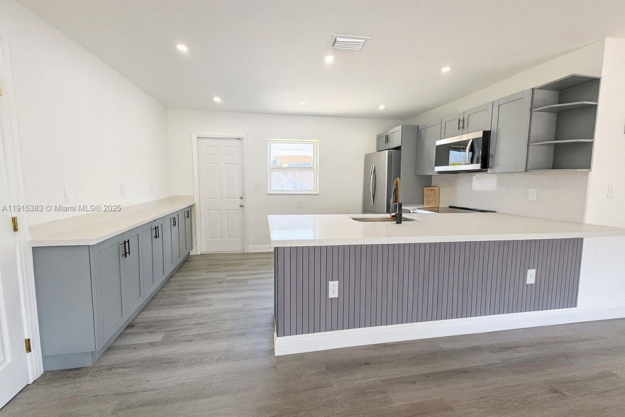 1484 SW 47th Ter, Fort Lauderdale, FL 33317 Photo