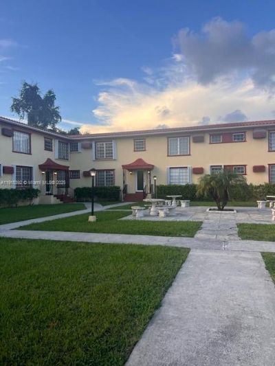 651 SW 11th St, Unit 15W, Miami, FL 33129 Photo