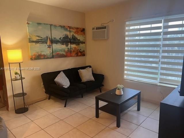 651 SW 11th St, Unit 15W, Miami, FL 33129 Photo