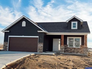 20925 Pinehurst Avenue, Gretna, NE 68028