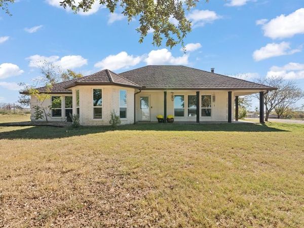 1013 Highland Road, Cleburne, TX 76033