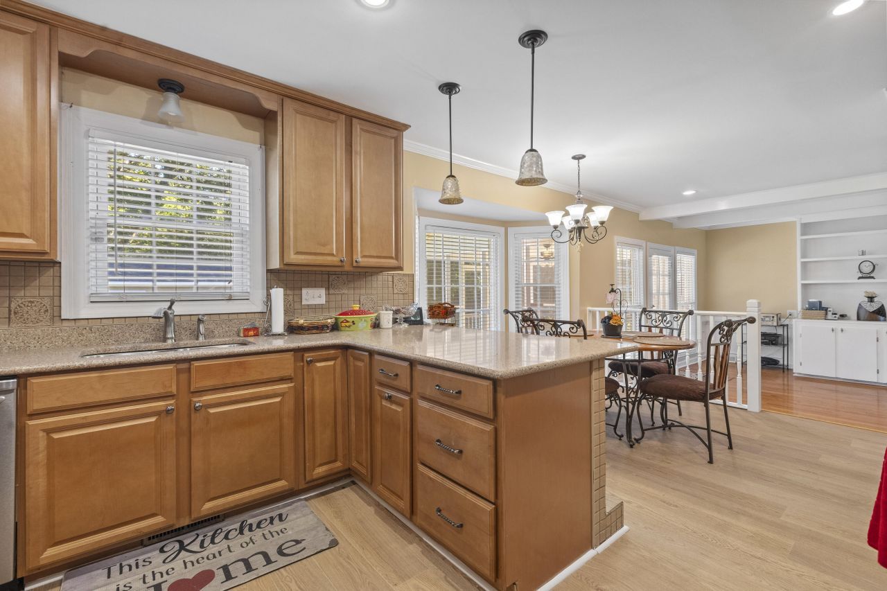 946 Melrose Drive Drive Photo 10