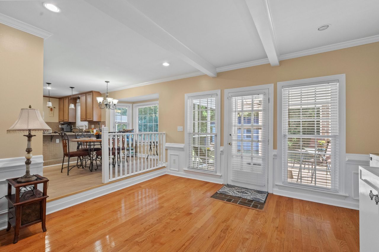 946 Melrose Drive Drive Photo 11