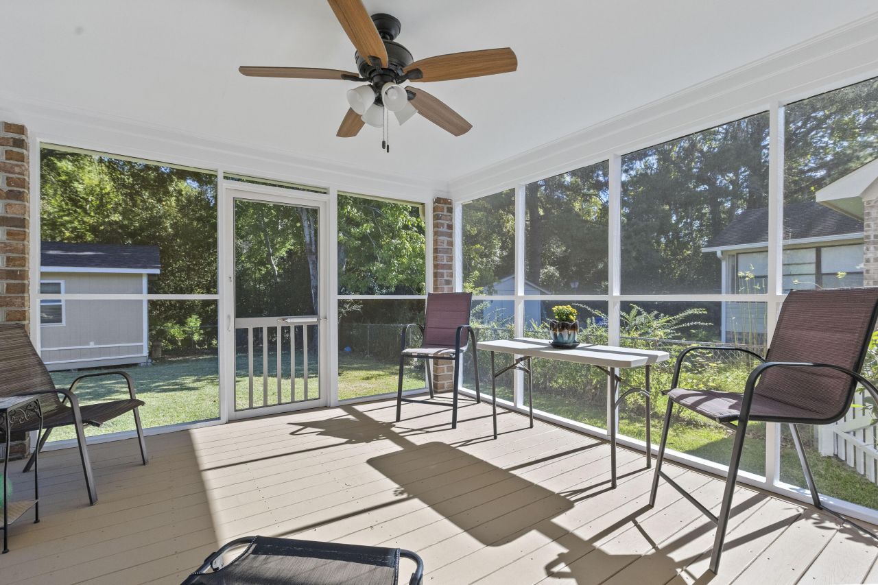 946 Melrose Drive Drive Photo 15