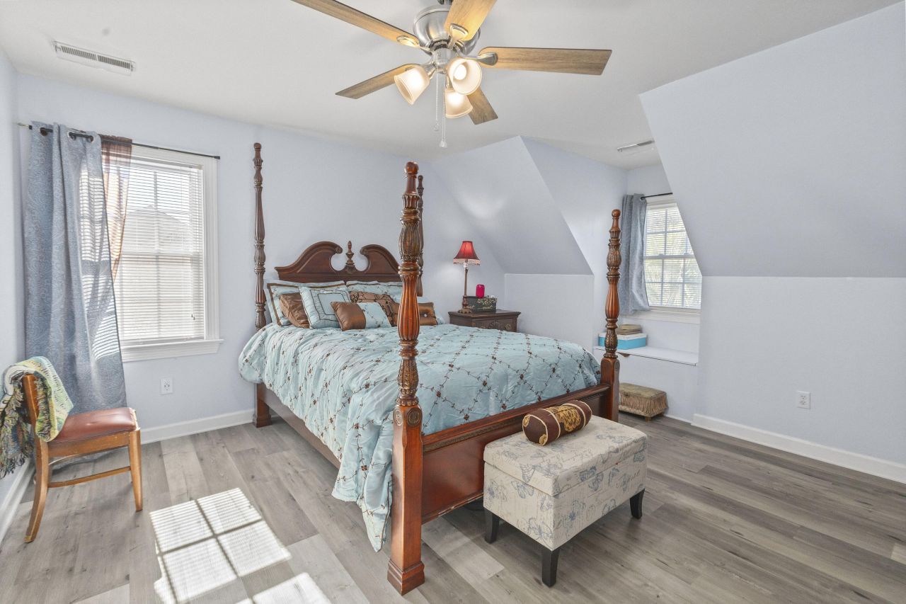 946 Melrose Drive Drive Photo 17