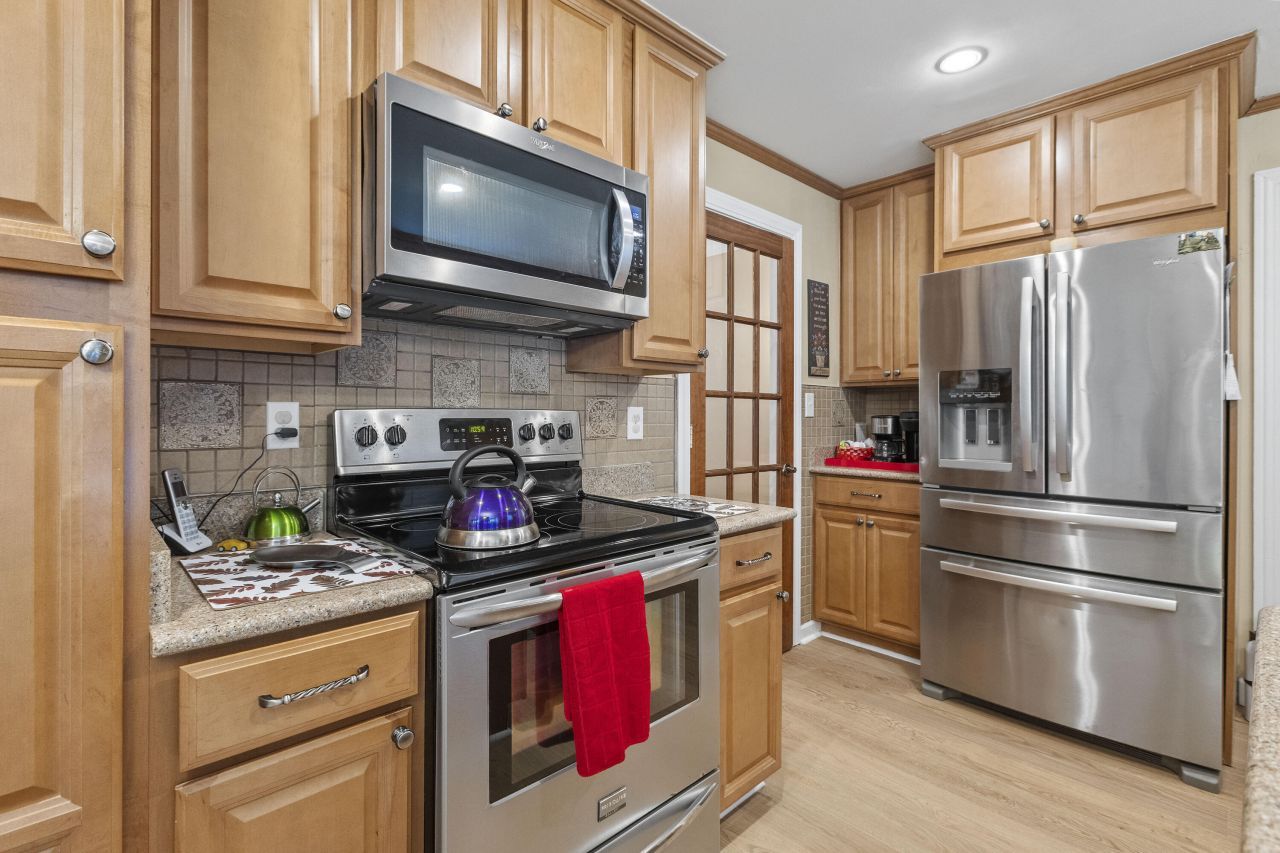 946 Melrose Drive Drive Photo 6