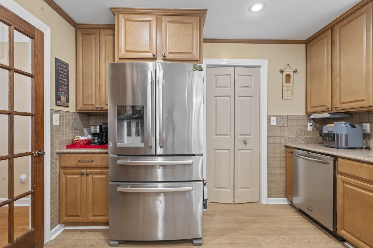 946 Melrose Drive Drive Photo 8