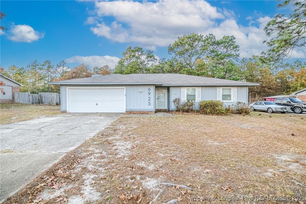 6925 Timbercroft Lane, Fayetteville, NC 28314 Main Photo