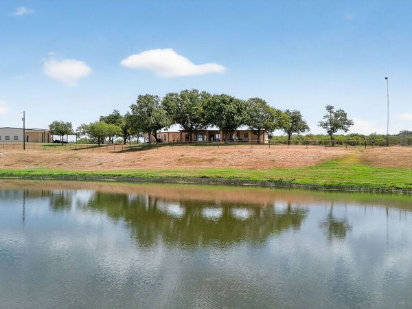 2220 FM 1343, Devine, TX 78016