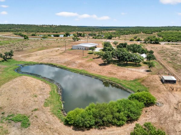 2220 FM 1343, Devine, TX 78016