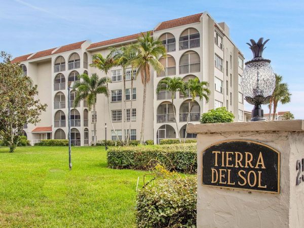 250 NE 20th Street, Unit 5240, Boca Raton, FL 33431