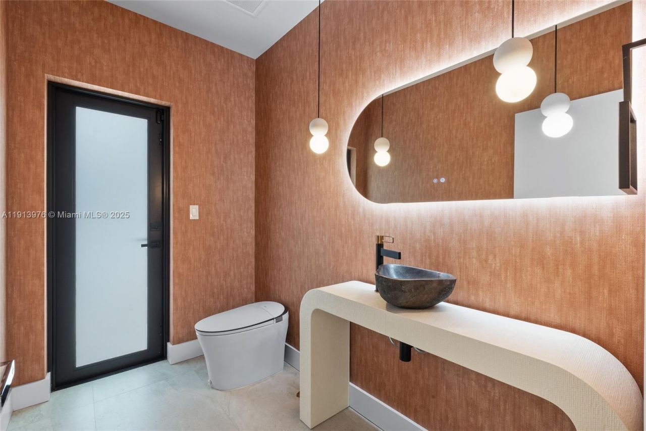 550 S Shore Dr, Miami Beach, FL 33141 Photo