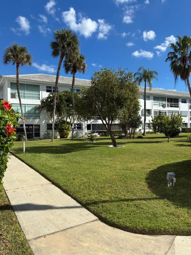 2050 NE 39th St, Unit 311, Lighthouse Point, FL 33064 Photo