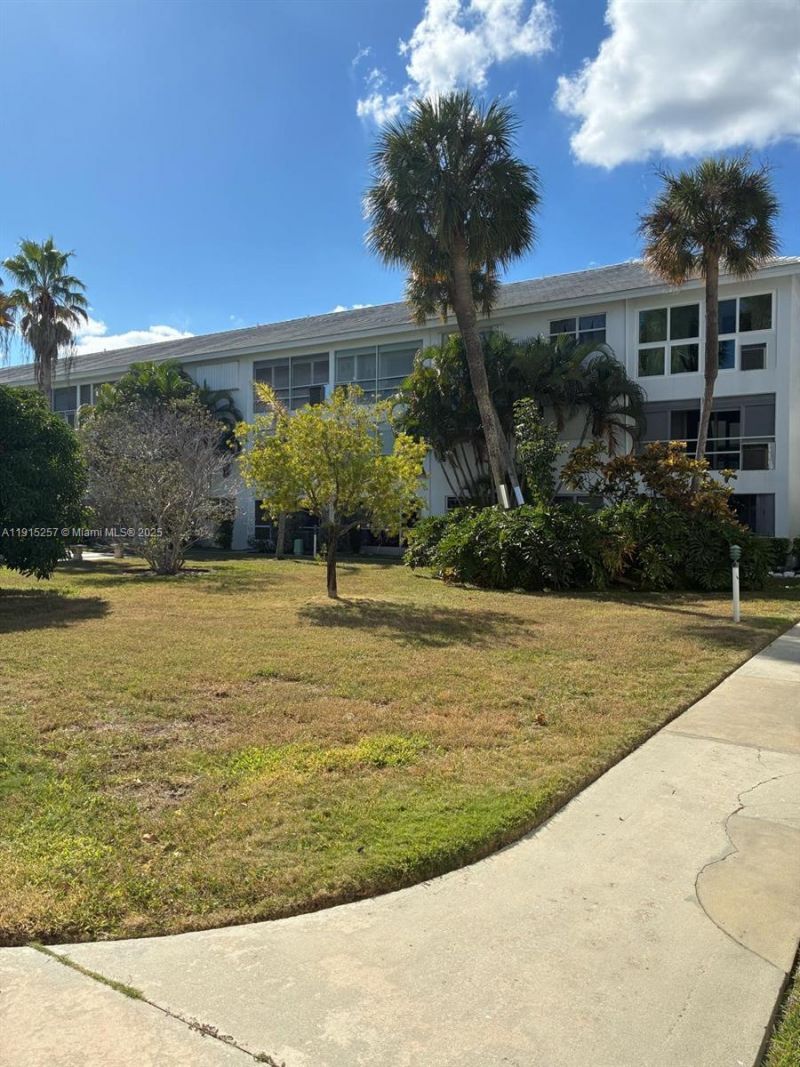 2050 NE 39th St, Unit 311, Lighthouse Point, FL 33064 Photo