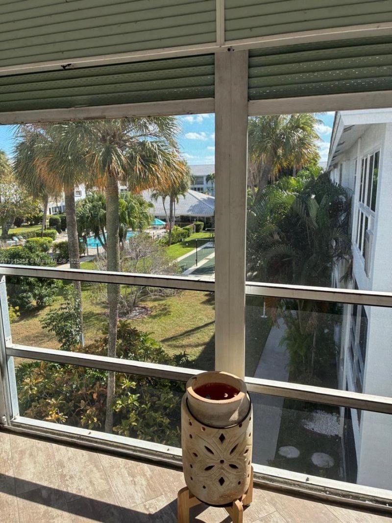 2050 NE 39th St, Unit 311, Lighthouse Point, FL 33064 Photo