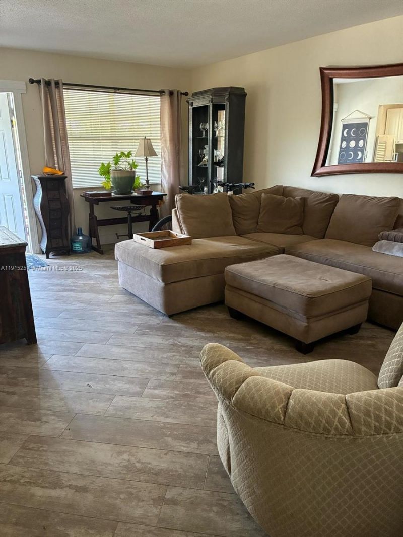 2050 NE 39th St, Unit 311, Lighthouse Point, FL 33064 Photo