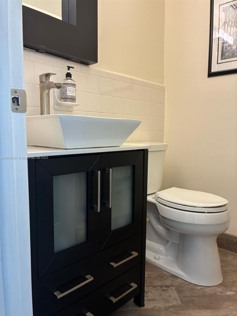 2050 NE 39th St, Unit 311, Lighthouse Point, FL 33064 Photo