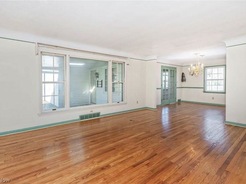 950 Colony Drive, Highland Heights, OH 44143 Photo 2