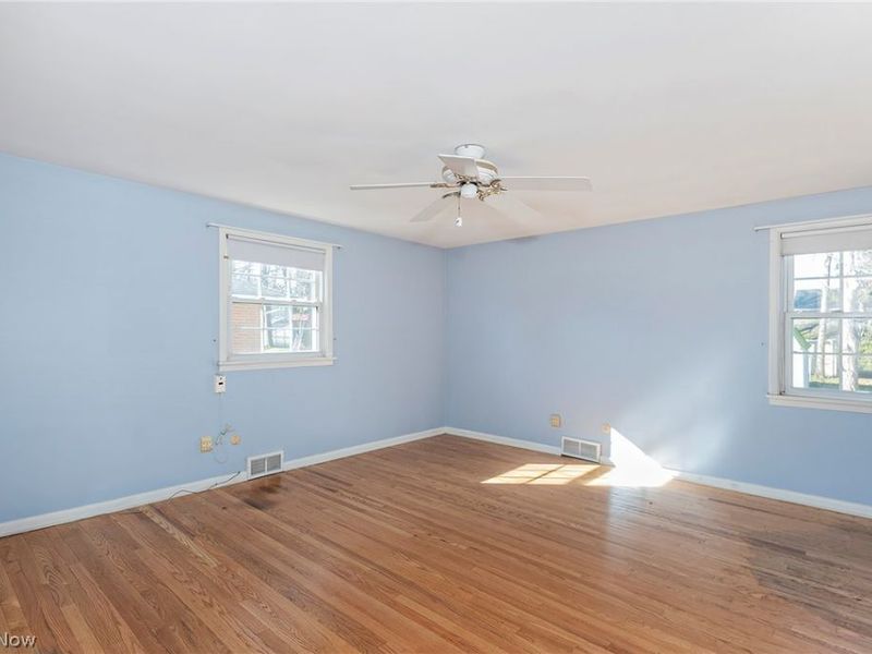 950 Colony Drive, Cleveland, OH 44143 Photo 26