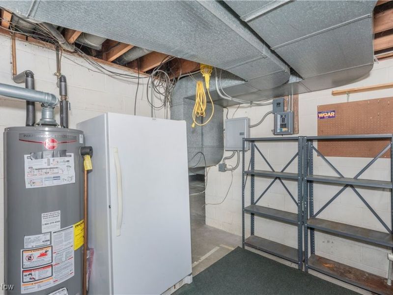 950 Colony Drive, Cleveland, OH 44143 Photo 37