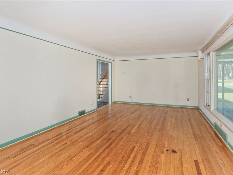 950 Colony Drive, Cleveland, OH 44143 Photo 6