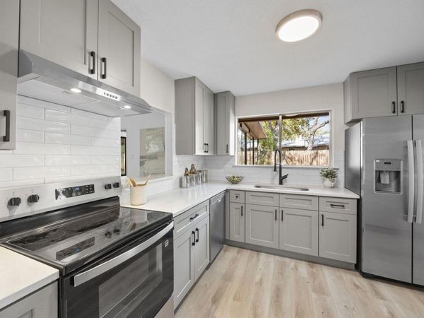 202 S Lake Creek DR, Round Rock, TX 78681