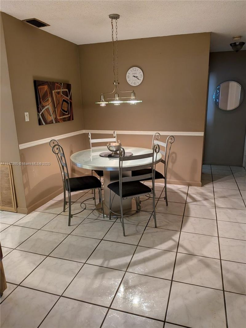 5706 NW 82nd Ave, Tamarac, FL 33321 Photo