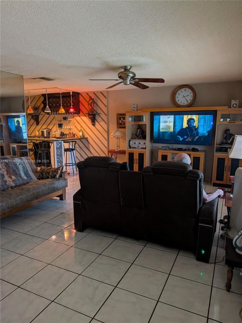 5706 NW 82nd Ave, Tamarac, FL 33321 Photo